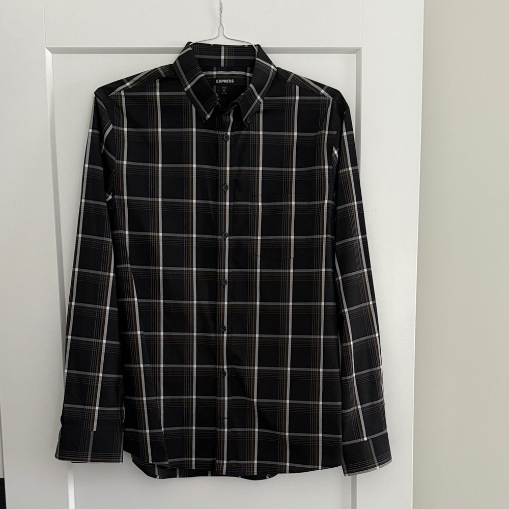 Express Men's Dark Plaid Button Down Shirt​​